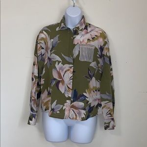 Stars above floral button up size xsmall